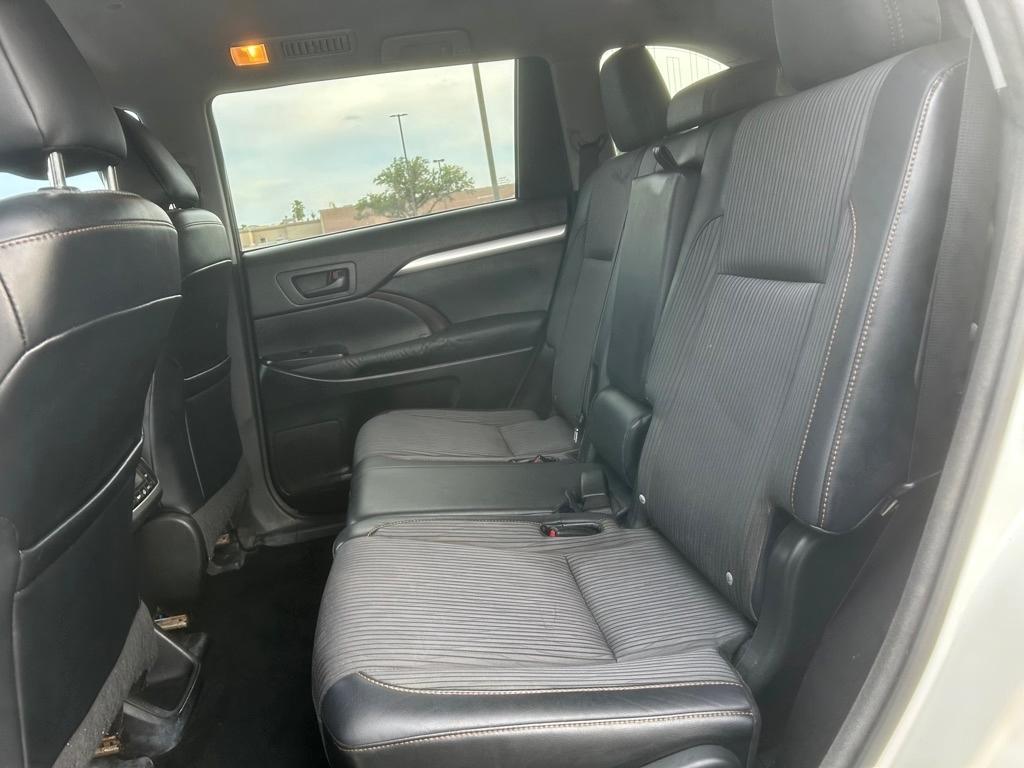 Toyota Highlander LE FWD V6 2014