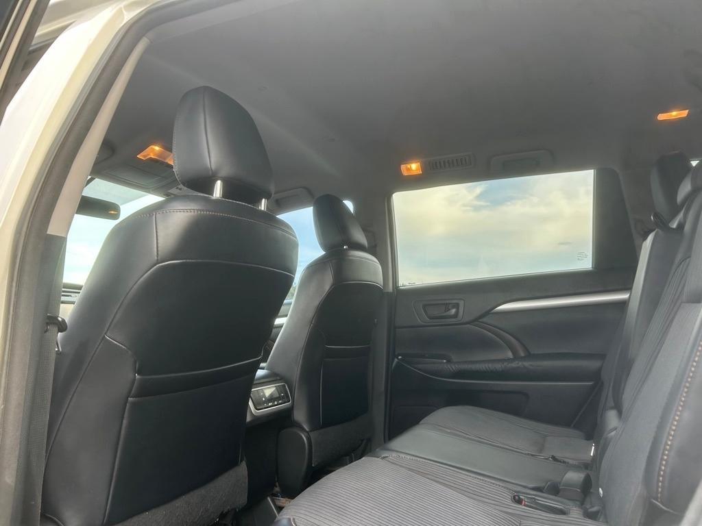 Toyota Highlander LE FWD V6 2014