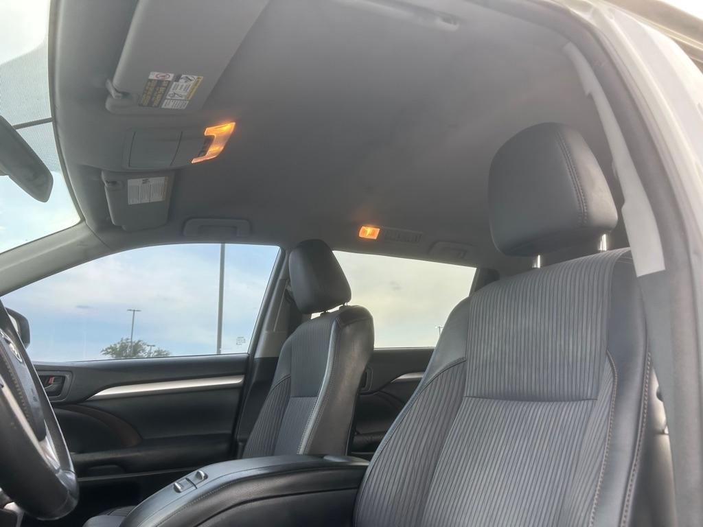 Toyota Highlander LE FWD V6 2014
