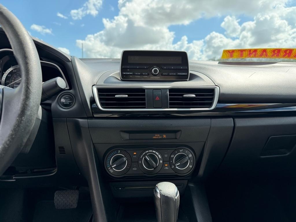 Mazda Mazda3 photo 9