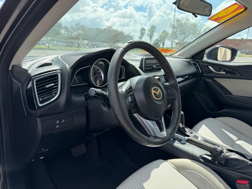 Mazda Mazda3 photo 10