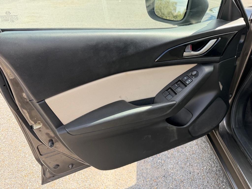 Mazda Mazda3 photo 13