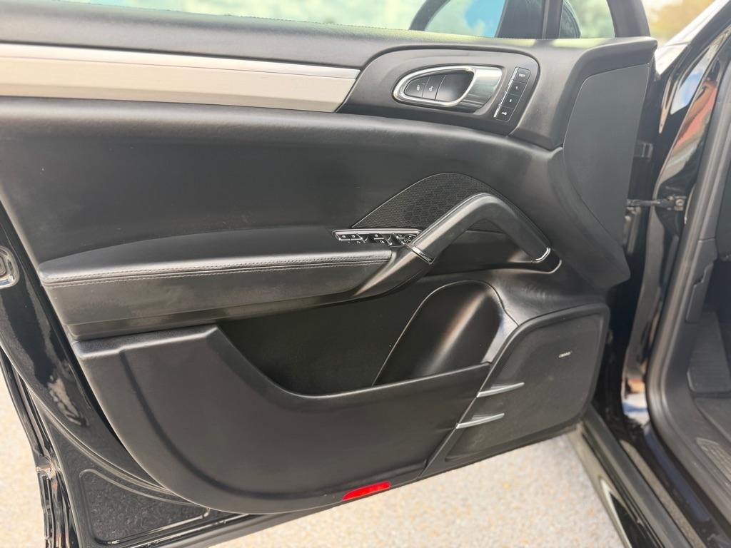 Porsche Cayenne GTS 2016