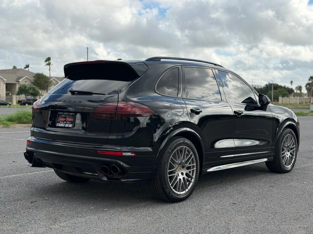 Porsche Cayenne GTS 2016