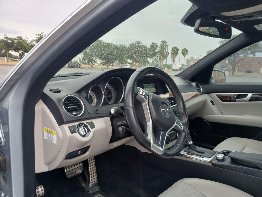 Mercedes-Benz C-Class C250 Luxury Sedan 2013