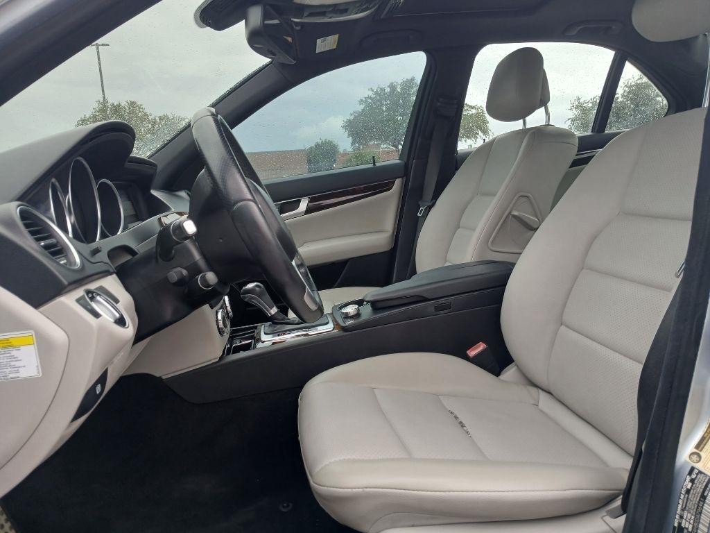 Mercedes-Benz C-Class C250 Luxury Sedan 2013