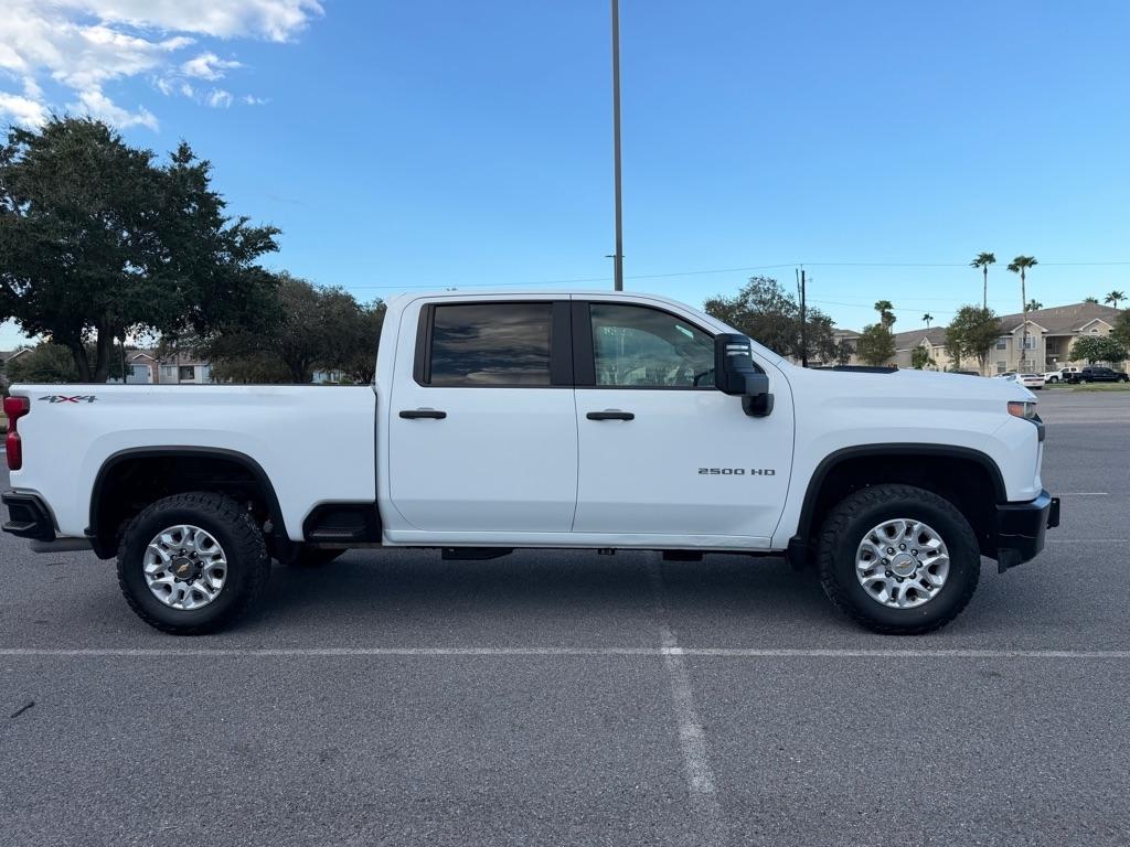 Chevrolet Silverado photo 3