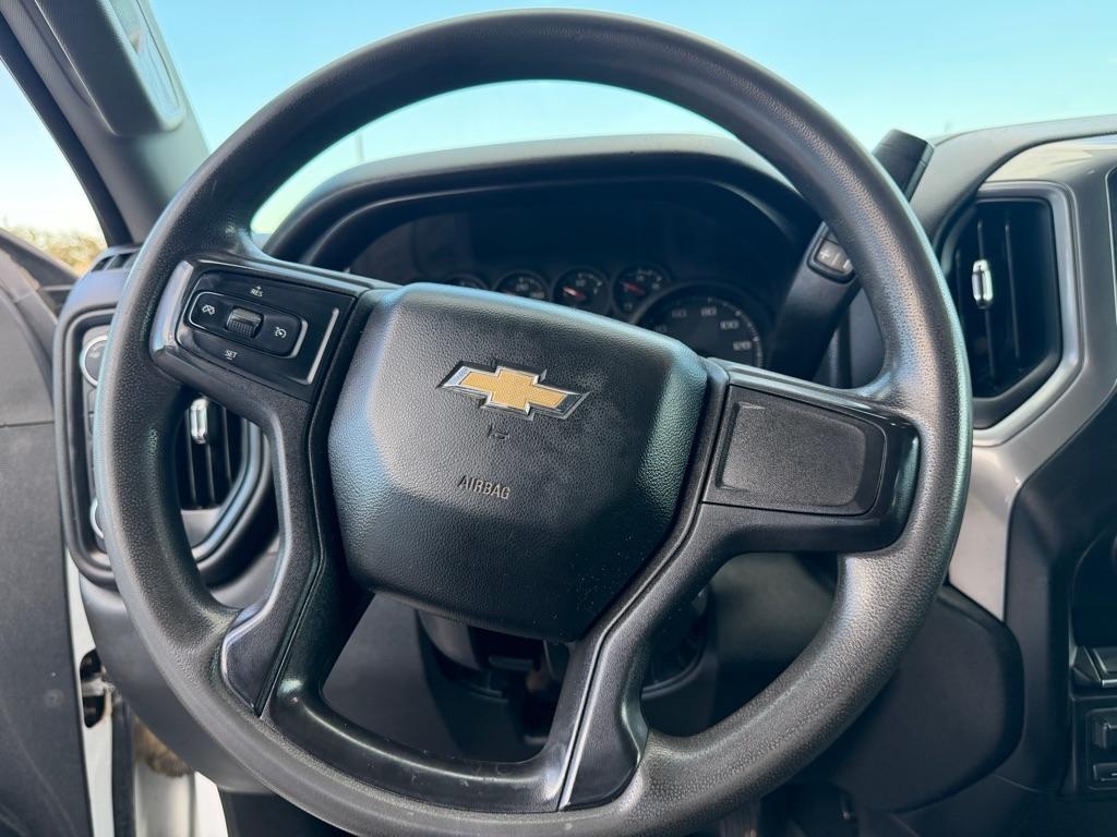 Chevrolet Silverado photo 9
