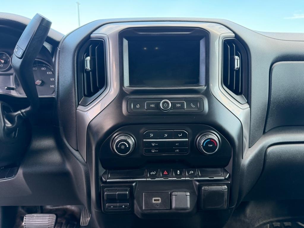 Chevrolet Silverado photo 11