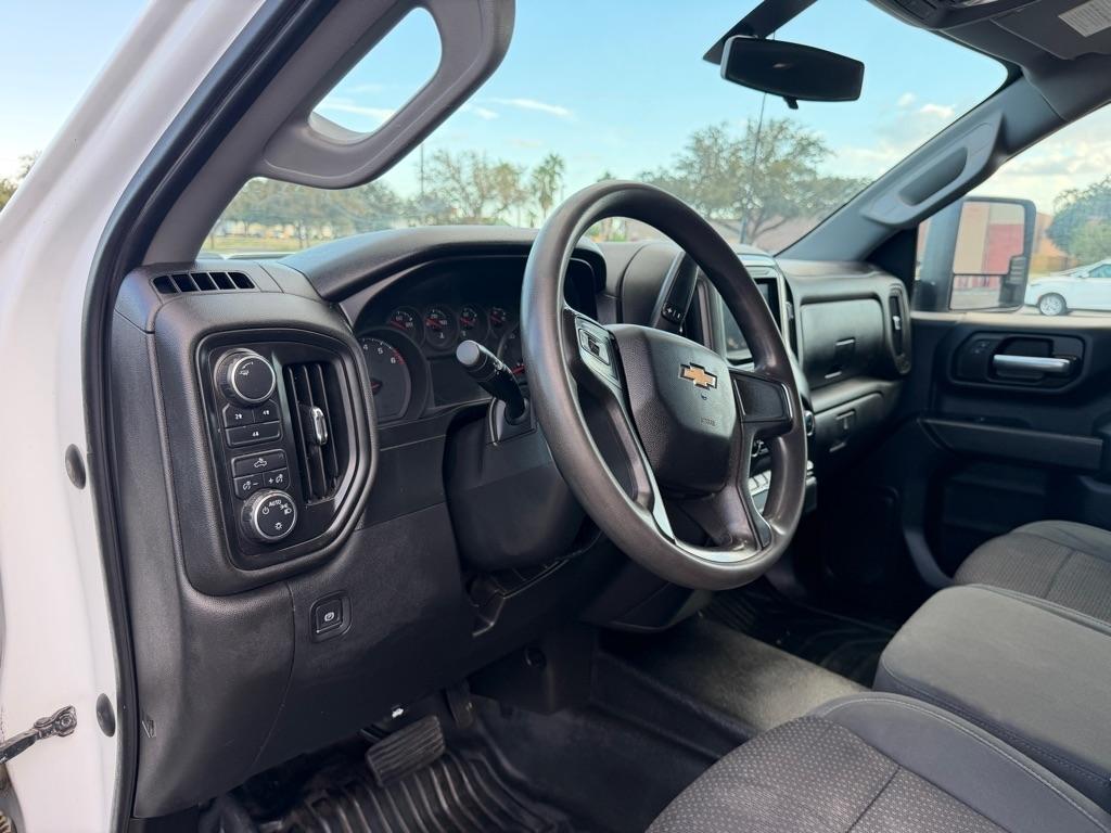 Chevrolet Silverado photo 12