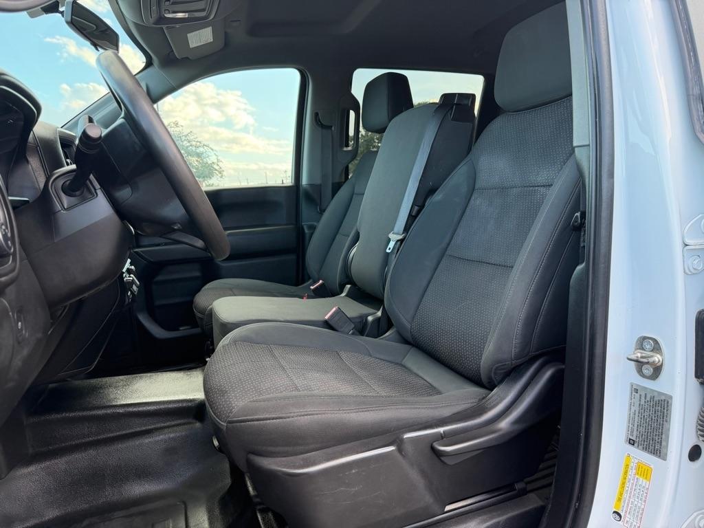 Chevrolet Silverado photo 13