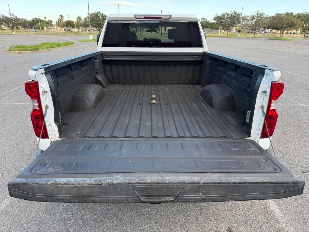 Chevrolet Silverado photo 17