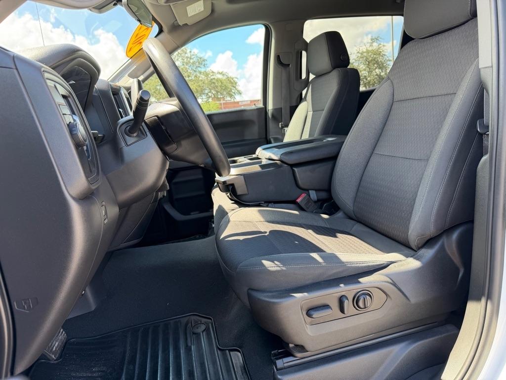 Chevrolet Silverado LTD photo 20