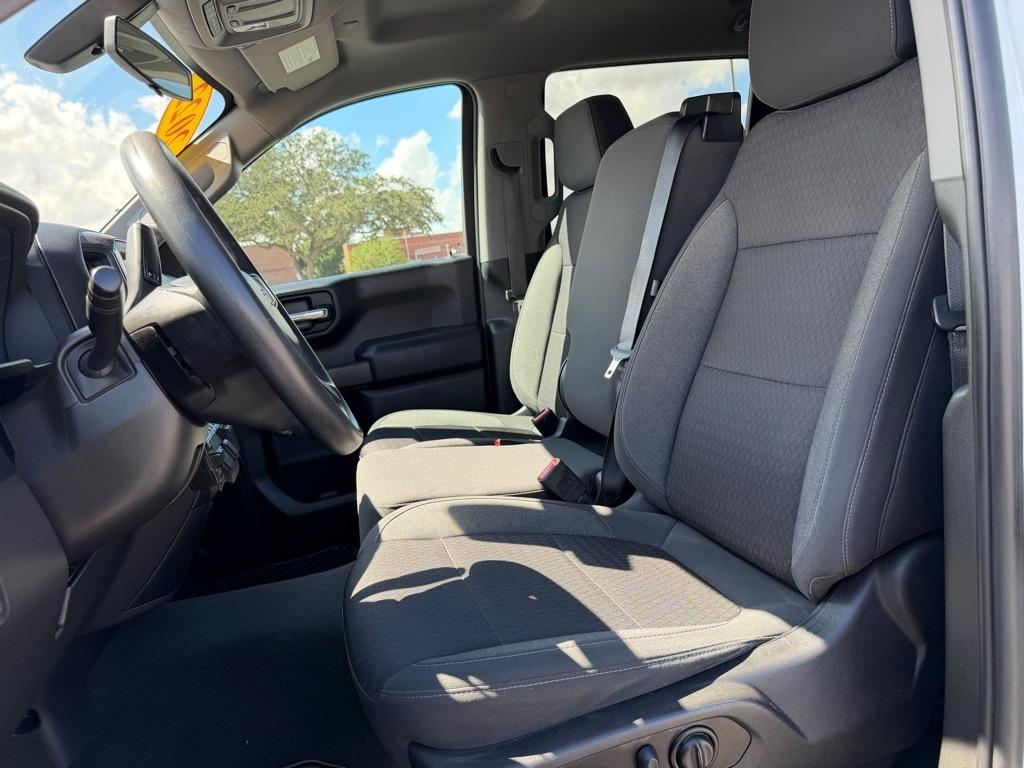 Chevrolet Silverado LTD photo 21