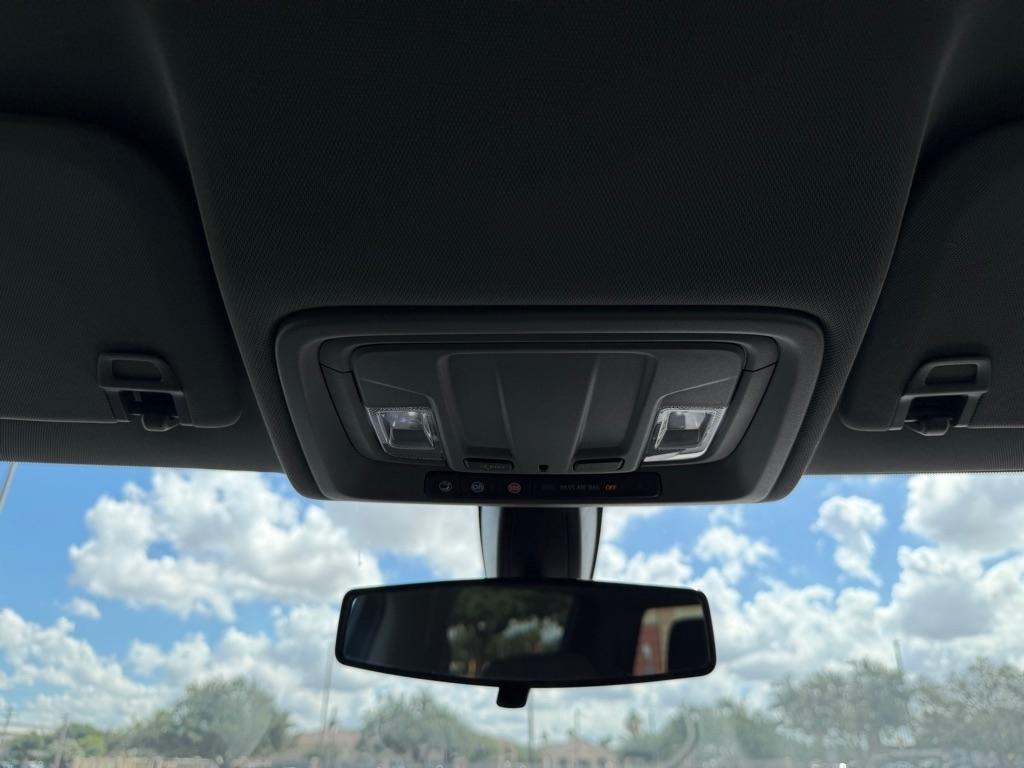 Chevrolet Silverado LTD photo 29