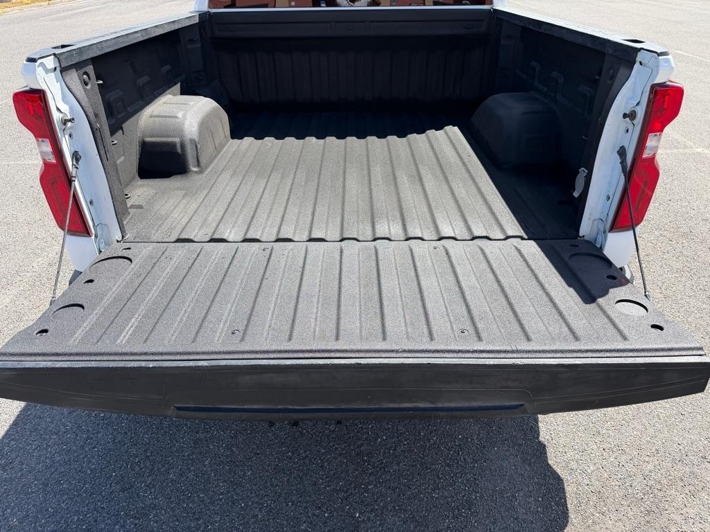 Chevrolet Silverado LTD photo 30