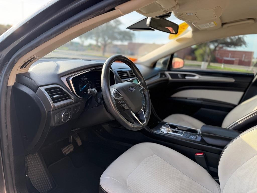 Ford Fusion SE 2020