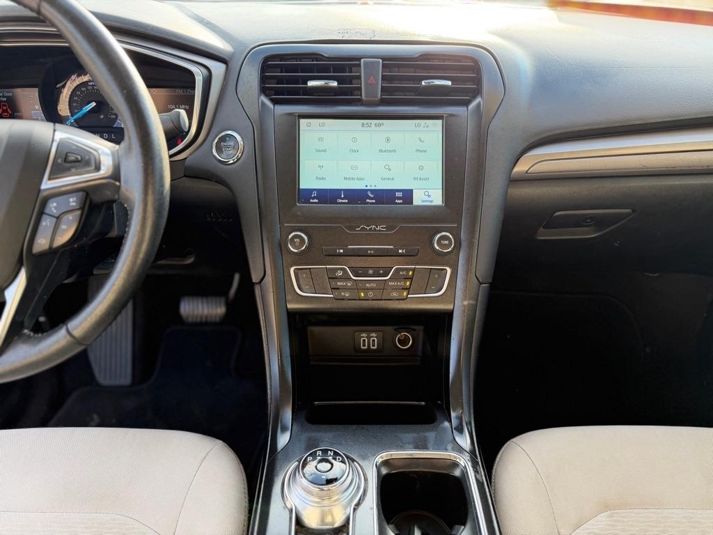 Ford Fusion SE 2020