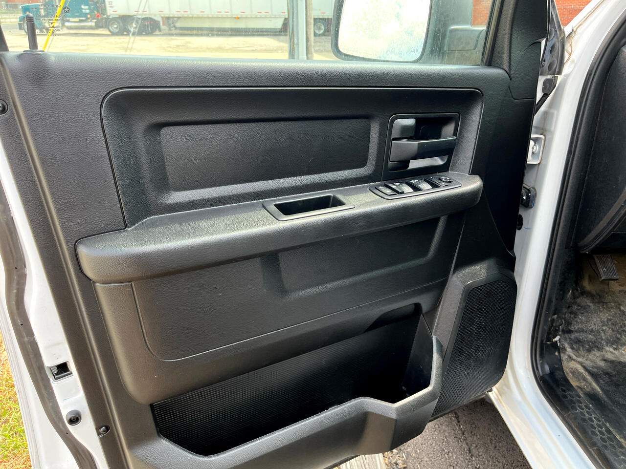 RAM 1500 Classic Tradesman Crew Cab SWB 2WD 2019