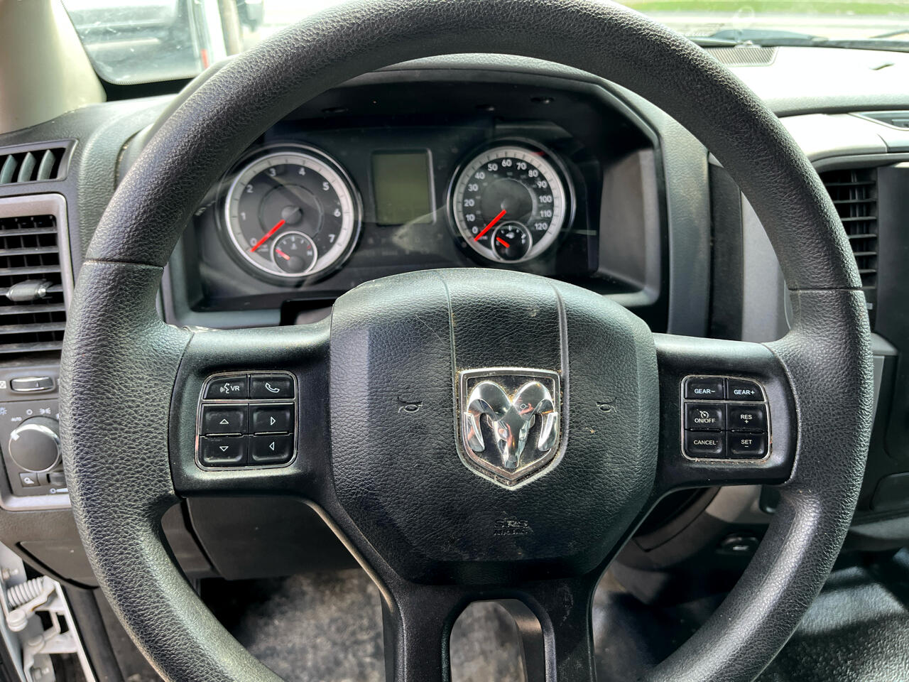 RAM 1500 Classic Tradesman Crew Cab SWB 2WD 2019