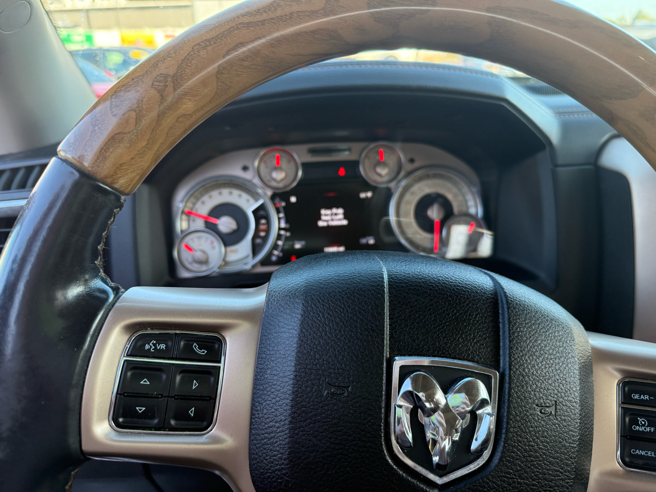 RAM 1500 4WD Crew Cab 149" Longhorn 2014 RAM 1500 4WD Crew Cab 149" Longhorn 2014