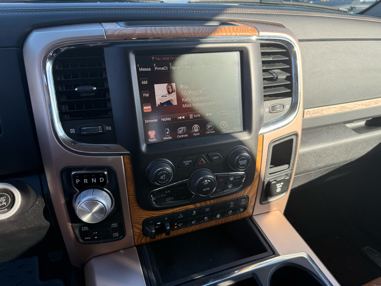 RAM 1500 4WD Crew Cab 149" Longhorn 2014 RAM 1500 4WD Crew Cab 149" Longhorn 2014