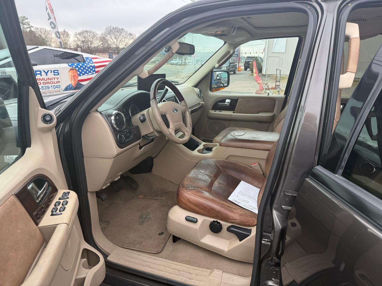 Ford Expedition 4dr Eddie Bauer 4WD 2006