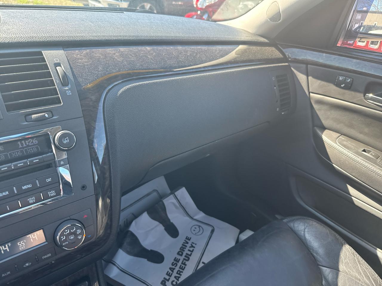 Cadillac DTS 4dr Sdn w/1SC 2009