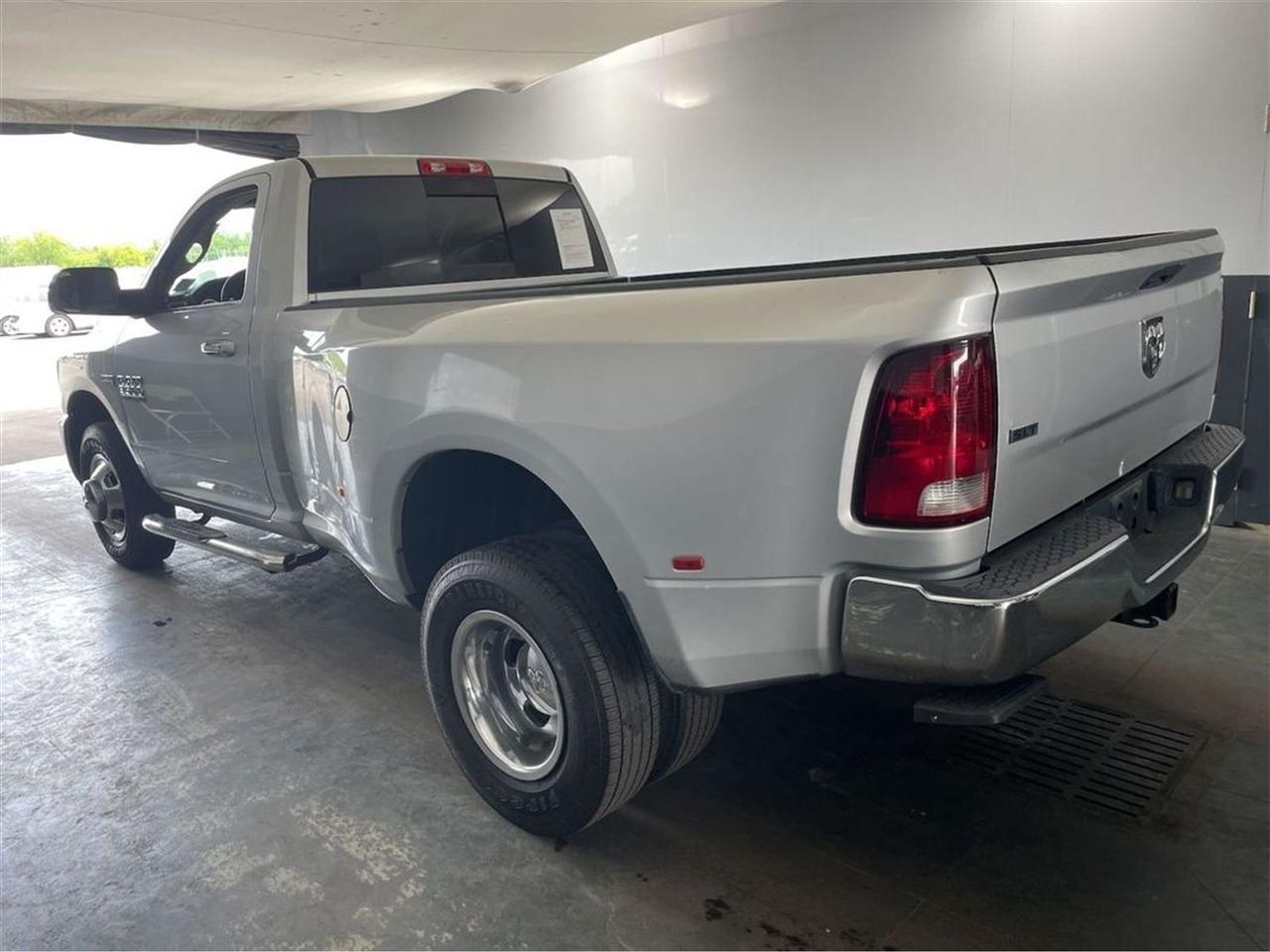 RAM 3500 SLT 4x2 Reg Cab 8' Box 2018