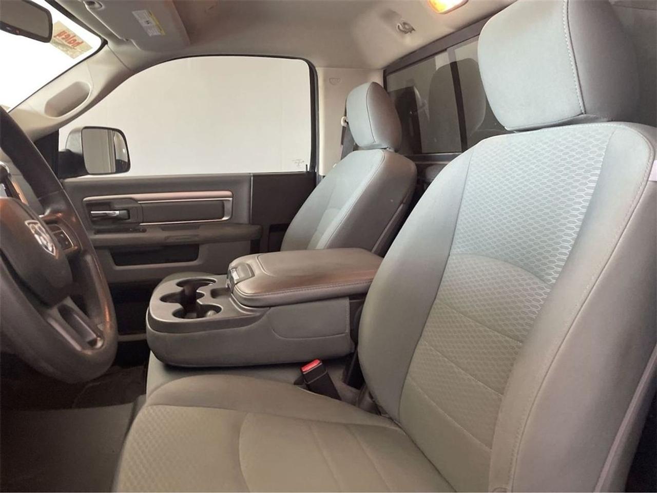 RAM 3500 SLT 4x2 Reg Cab 8' Box 2018