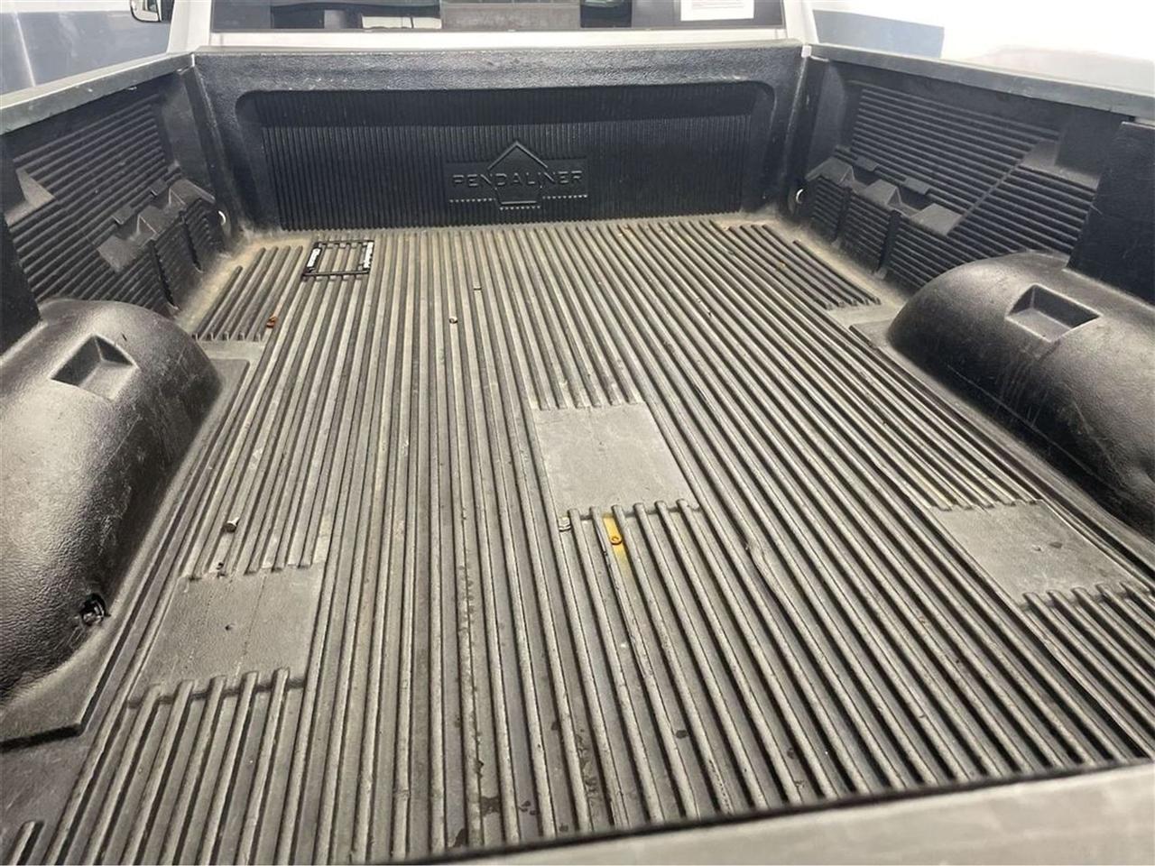 RAM 3500 SLT 4x2 Reg Cab 8' Box 2018