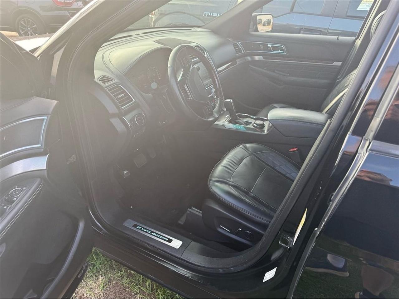 Ford Explorer 4WD 4dr Platinum 2016