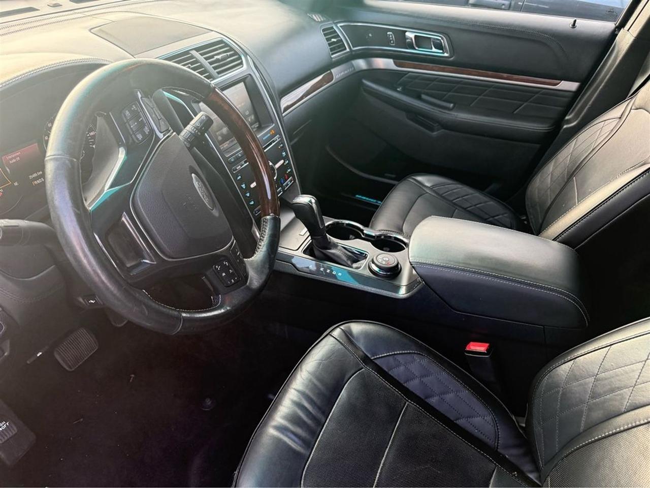 Ford Explorer 4WD 4dr Platinum 2016