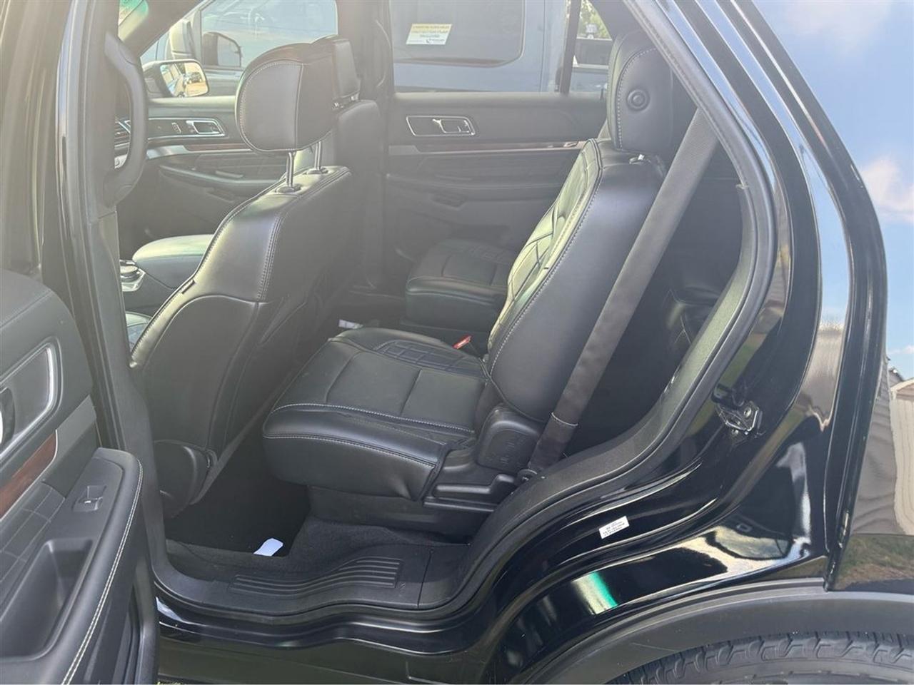 Ford Explorer 4WD 4dr Platinum 2016