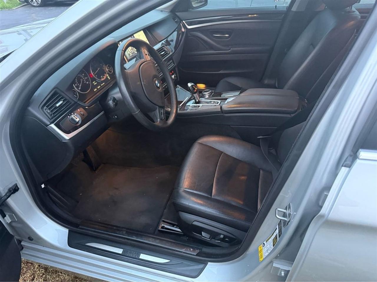 BMW 5 Series 4dr Sdn 535i RWD 2014