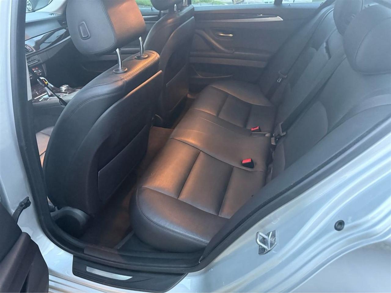 BMW 5 Series 4dr Sdn 535i RWD 2014