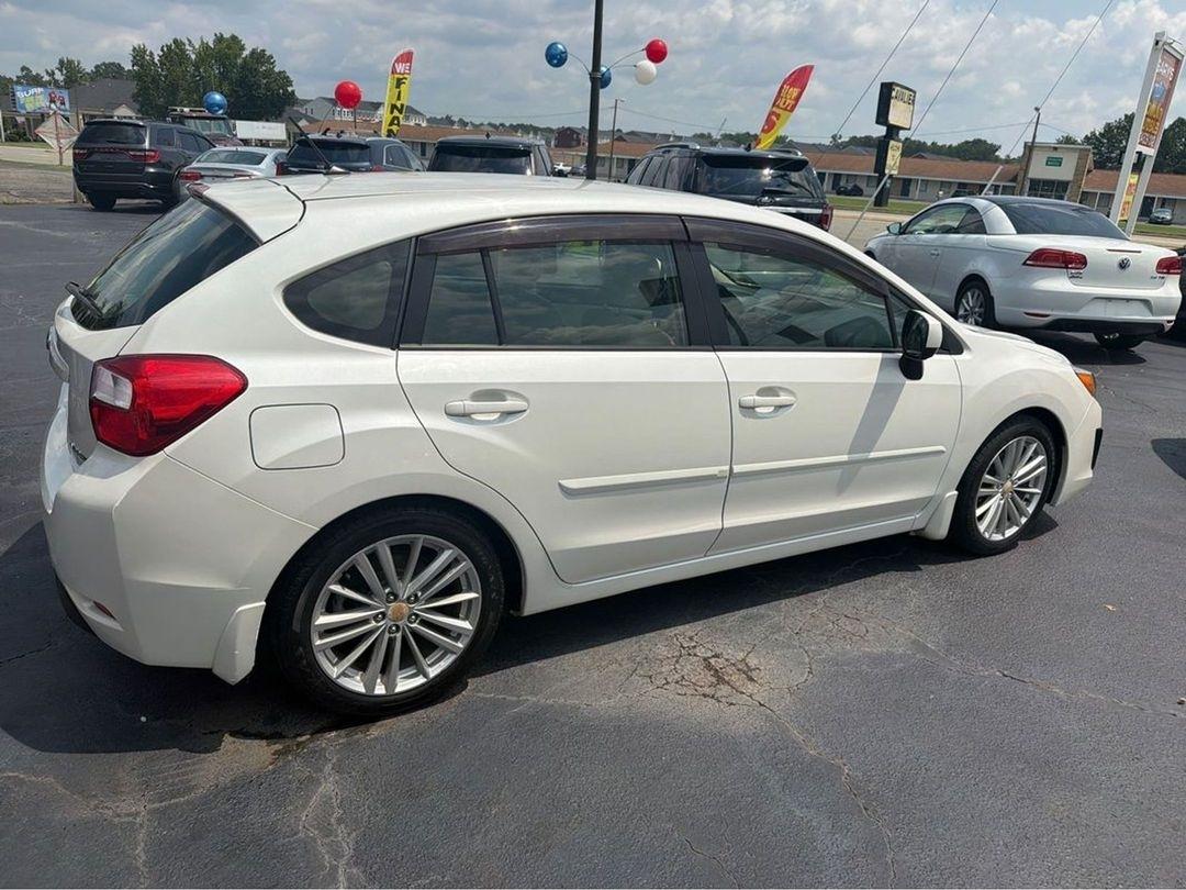 Subaru Impreza Wagon 5dr Auto 2.0i Premium 2013