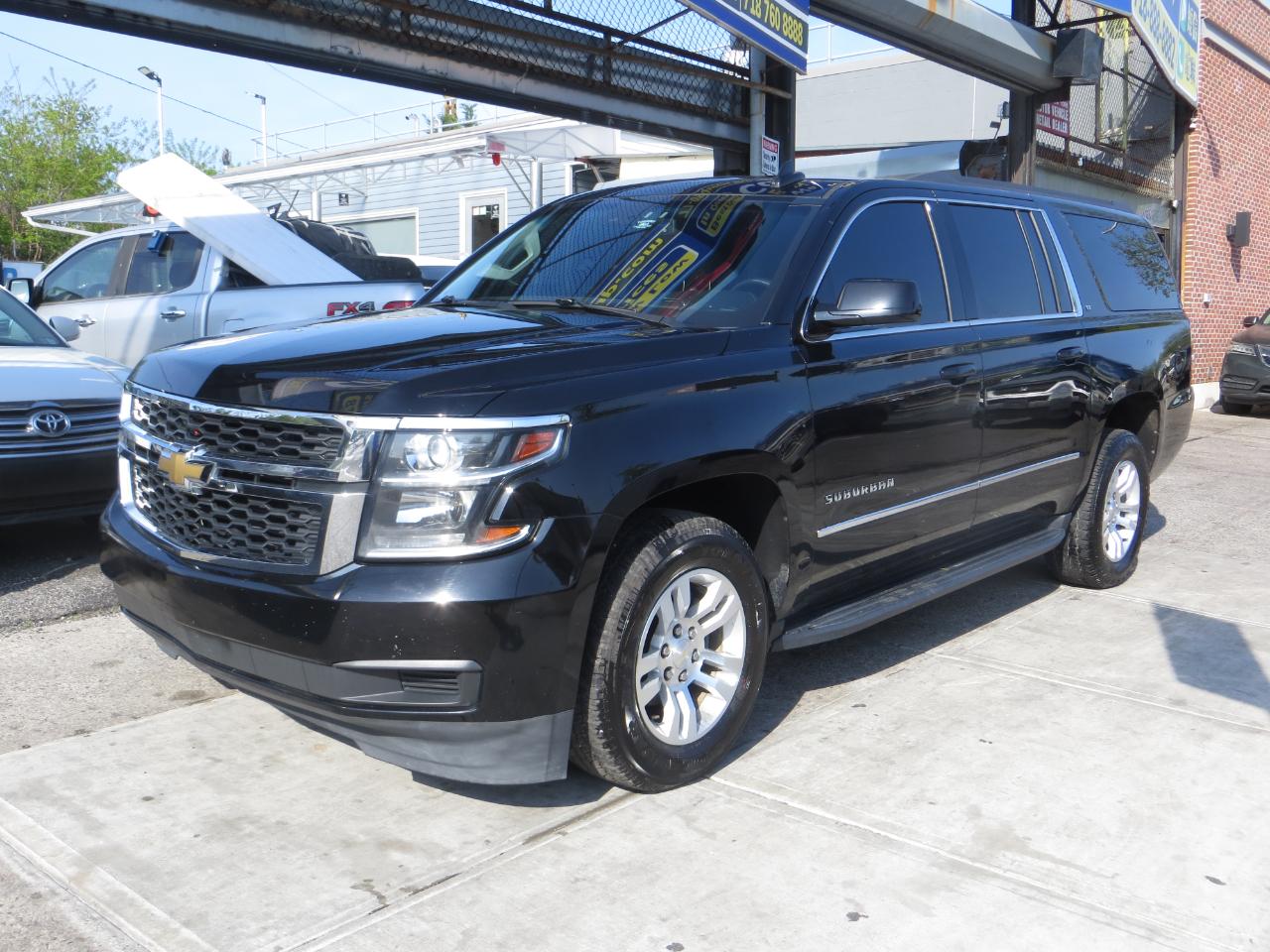 Chevrolet Suburban LT 4WD 2019