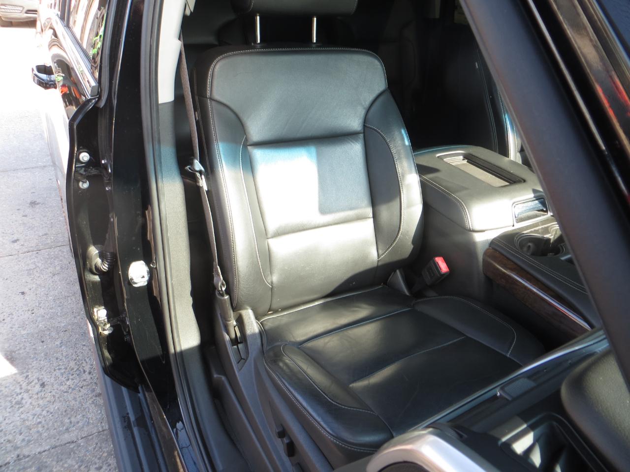 Chevrolet Suburban LT 4WD 2019