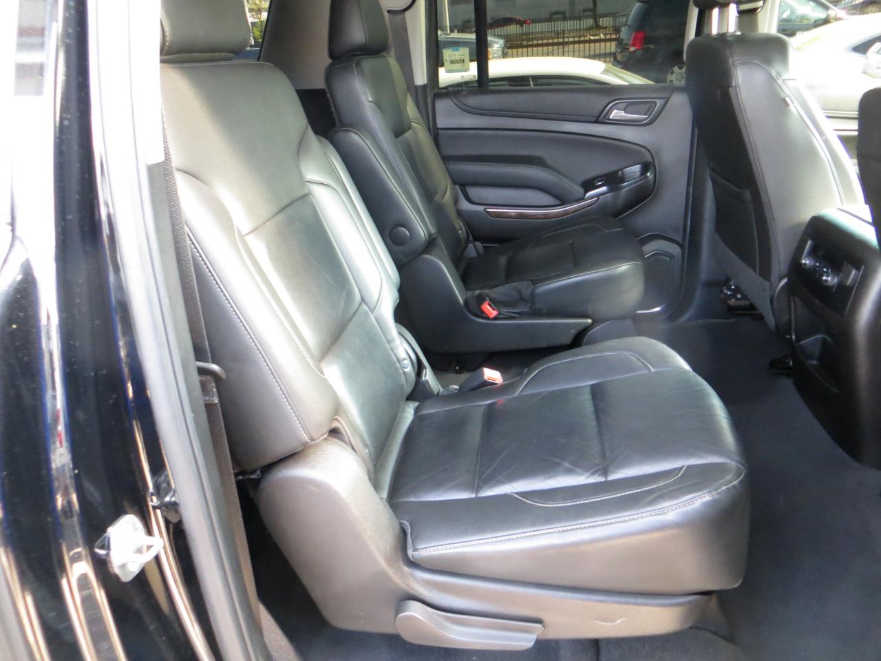 Chevrolet Suburban LT 4WD 2019