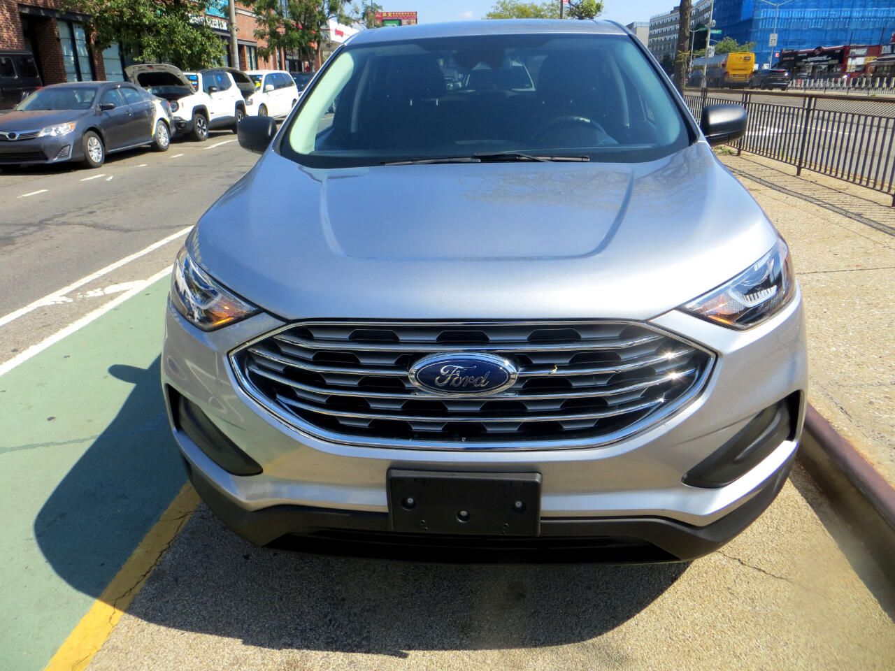 2020 Ford Edge SE photo 2