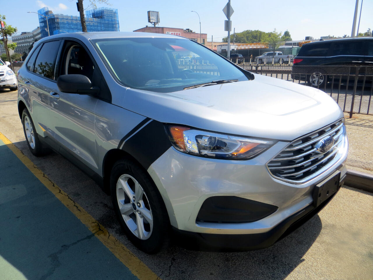 2020 Ford Edge SE photo 3