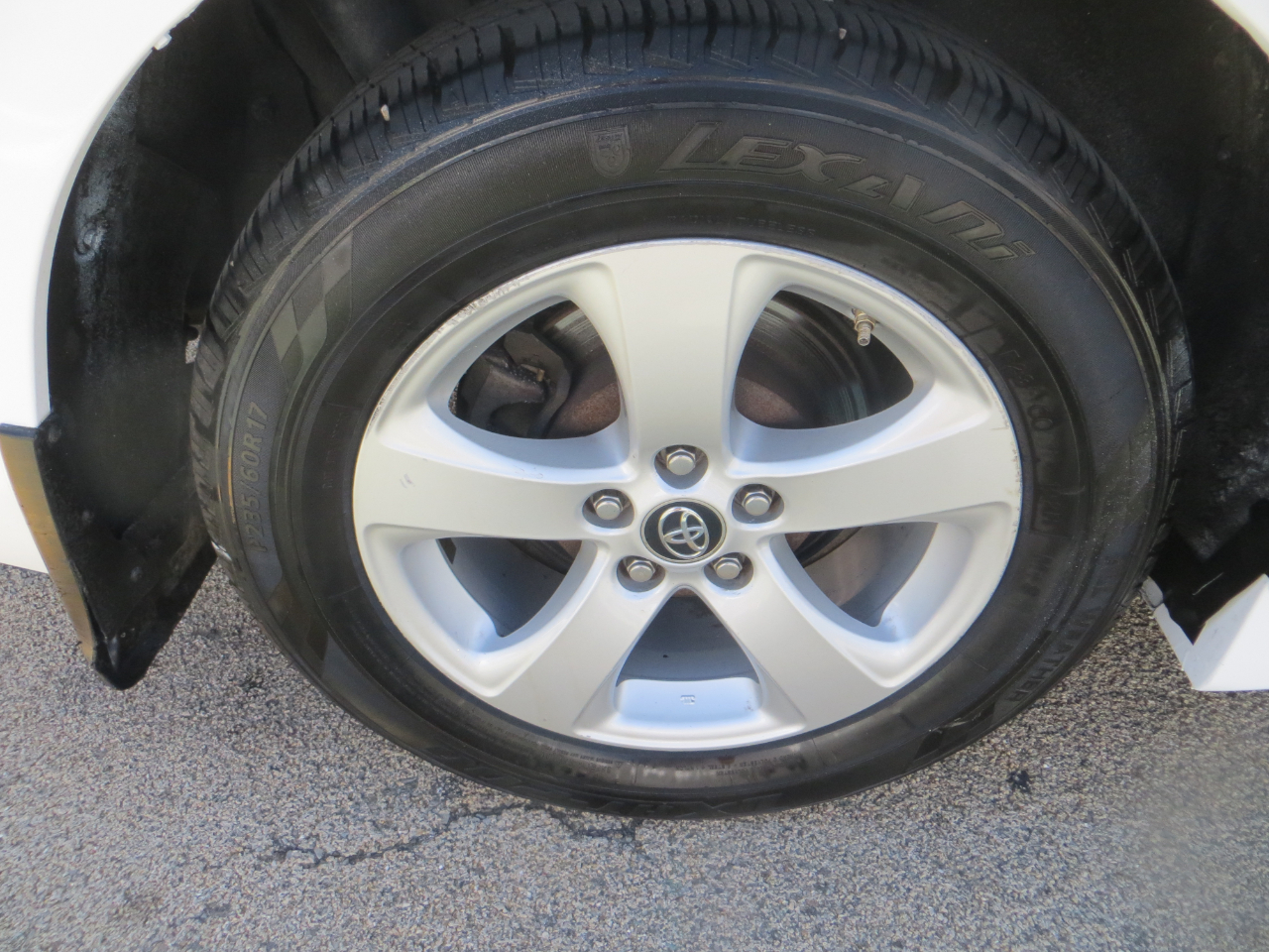 2019 Toyota Sienna LE photo 4