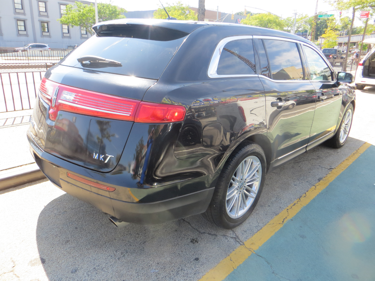 Lincoln MKT Reserve 2019 Lincoln MKT Reserve 2019