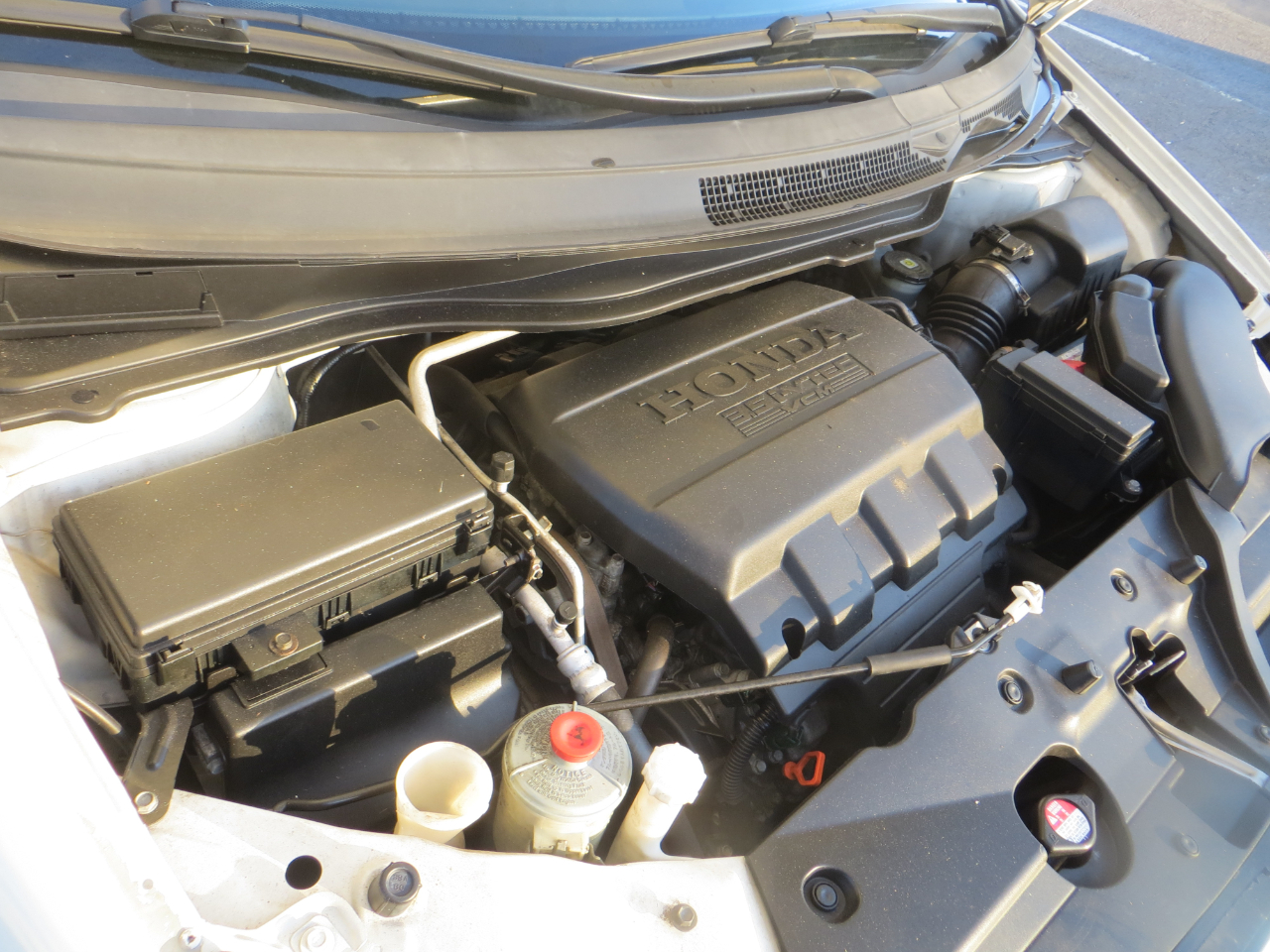 2016 Honda Odyssey SE photo 3
