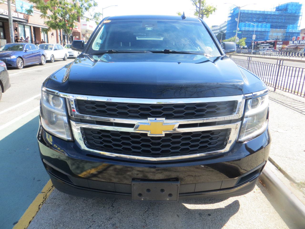 2020 Chevrolet Suburban LT photo 2