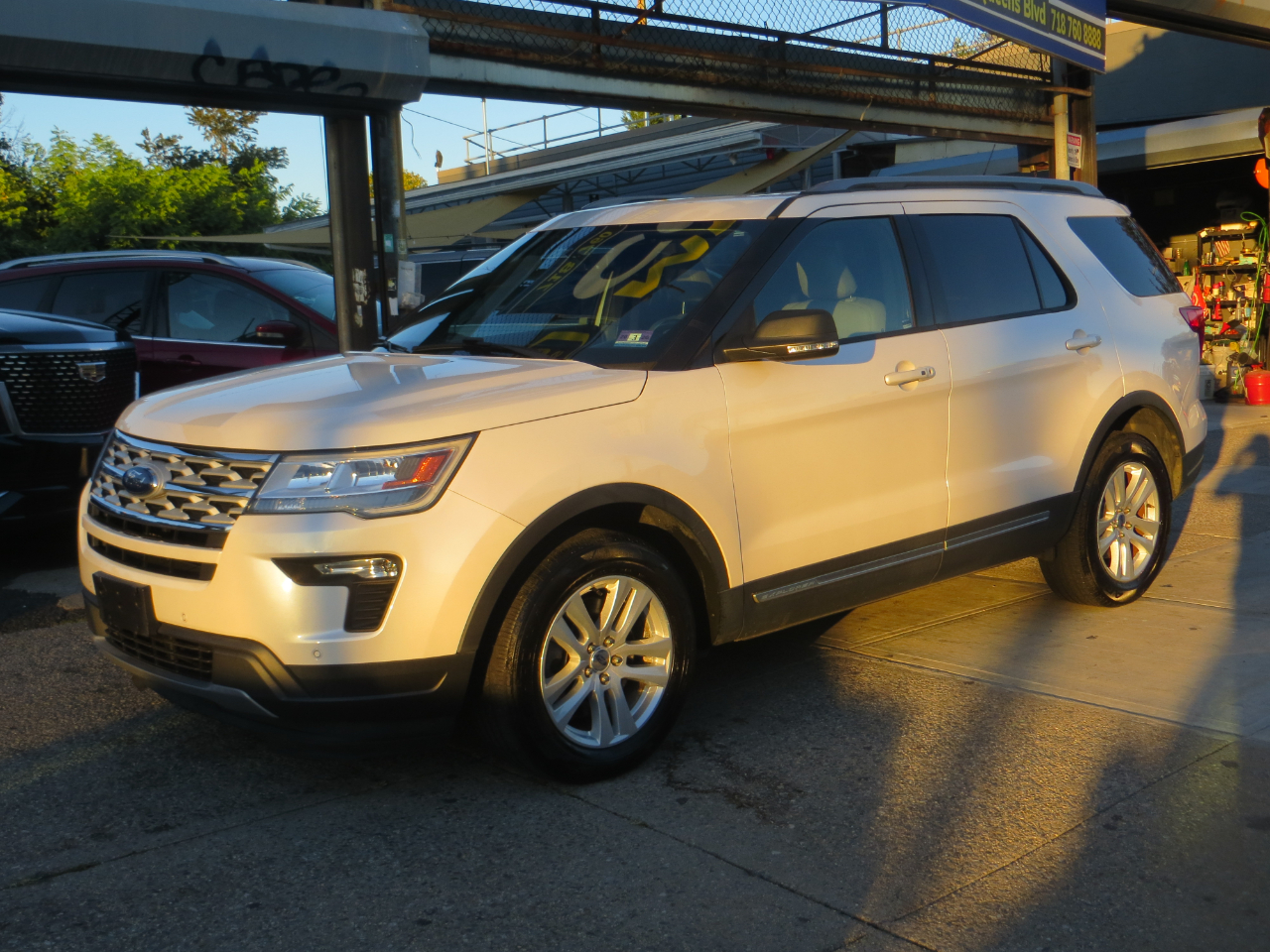 2019 Ford Explorer XLT photo 2
