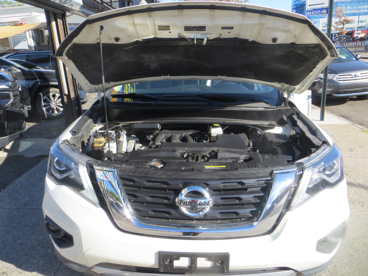 Nissan Pathfinder Platinum 4WD 2017 Nissan Pathfinder Platinum 4WD 2017