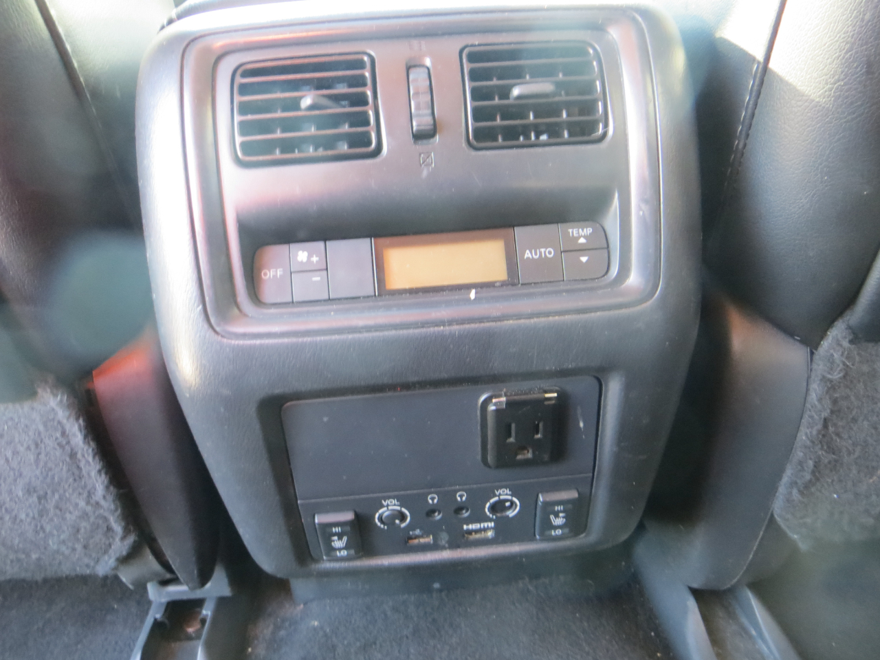 Nissan Pathfinder Platinum 4WD 2017 Nissan Pathfinder Platinum 4WD 2017