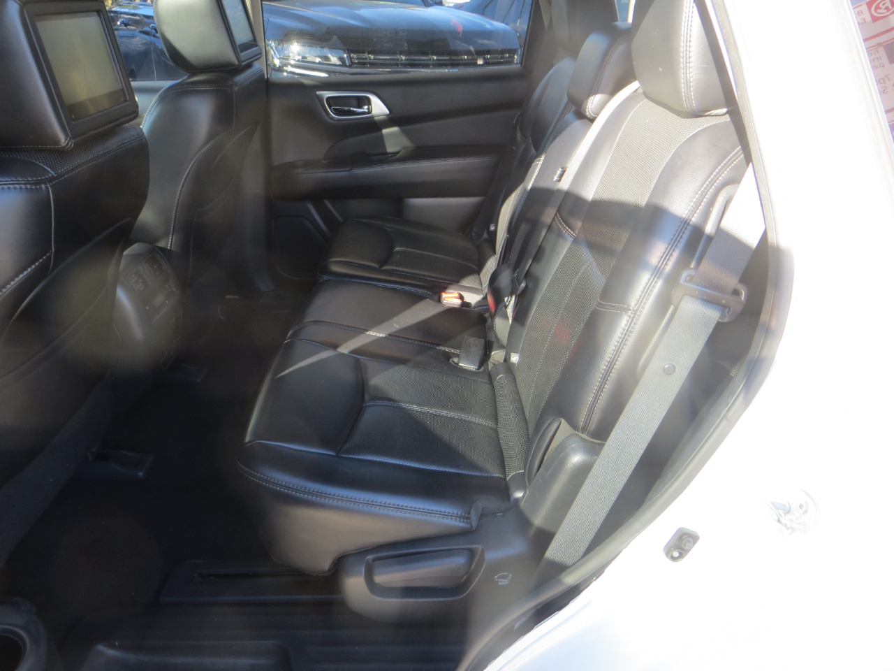 Nissan Pathfinder Platinum 4WD 2017 Nissan Pathfinder Platinum 4WD 2017